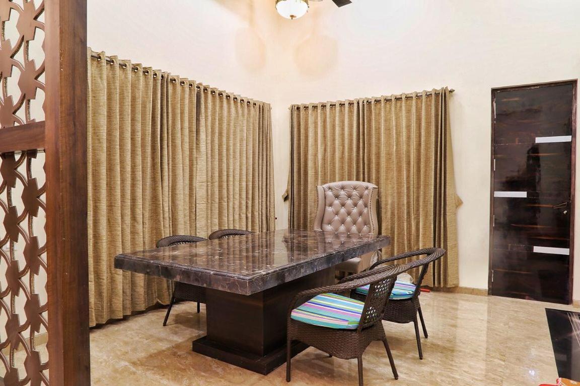 Aashiyaanaa Villa "The Palace" Mumbai Ngoại thất bức ảnh